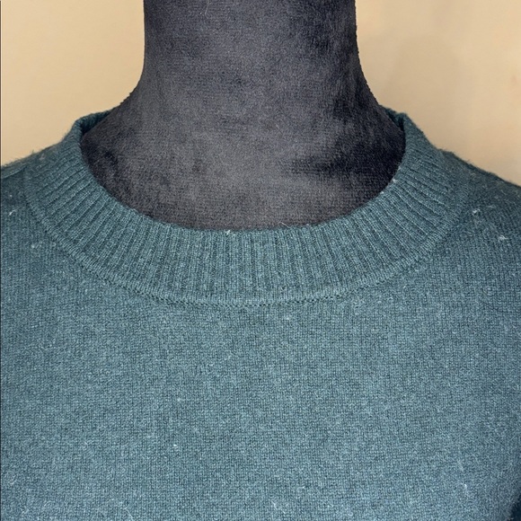 AQUA Cashmere Forest Green Long Sleeve Crew Neck Sweater | Medium | - Picture 3 of 8